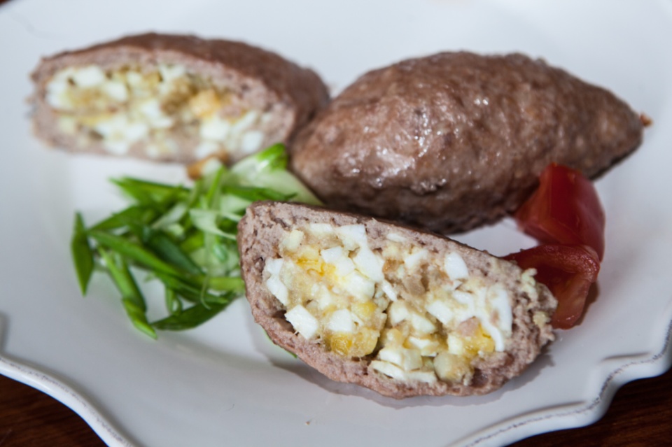 Зразы мясные с яйцом и луком на сковороде рецепт с фото пошагово с фото